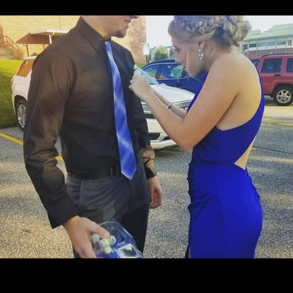 Prom dress - Picture 2 of 3